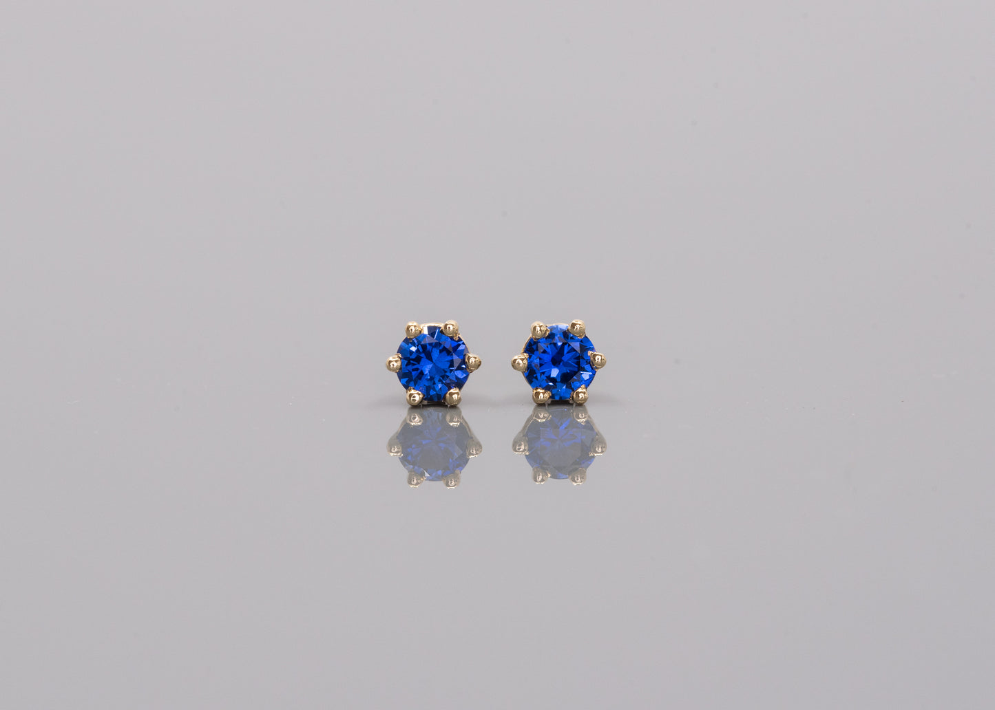 Twinkle Studs | Blue Sapphire